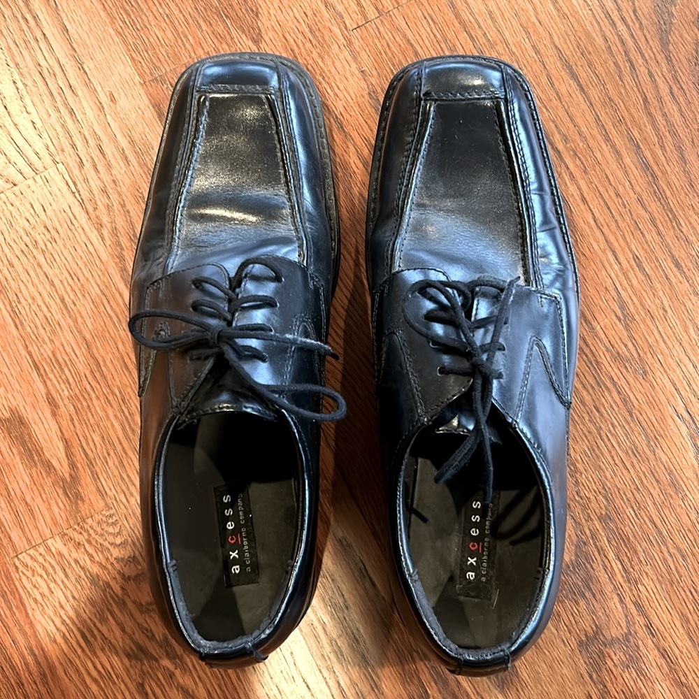 Men’s Axcess black dress shoes, size 9